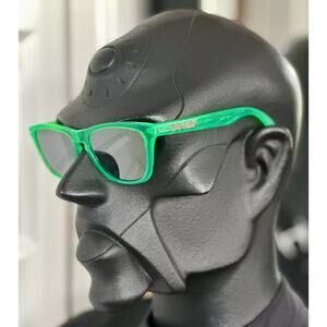 NEW! Oakley FROGSKINS Sunglasses Antifreeze / Black Iridium Display 24-205